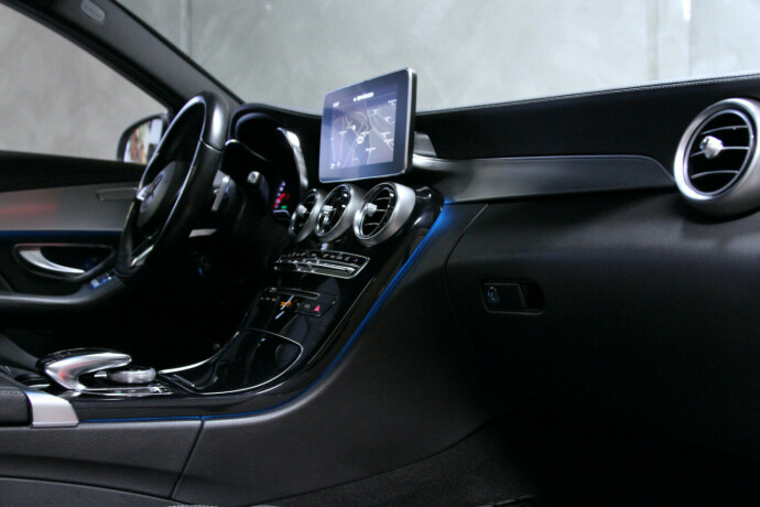 mercedes-benz-c180-bensin-2015-big-8