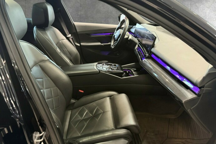 bmw-i5-m60-elektrisitet-2024-big-33
