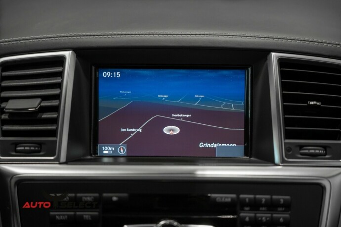 mercedes-benz-gl350-diesel-2012-big-46