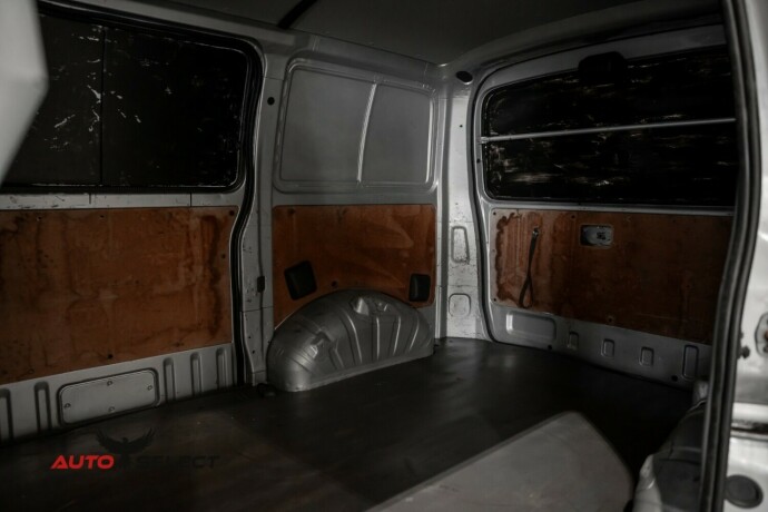 toyota-hiace-diesel-2008-big-8