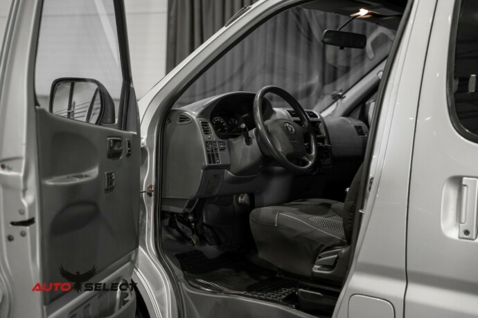 toyota-hiace-diesel-2008-big-17