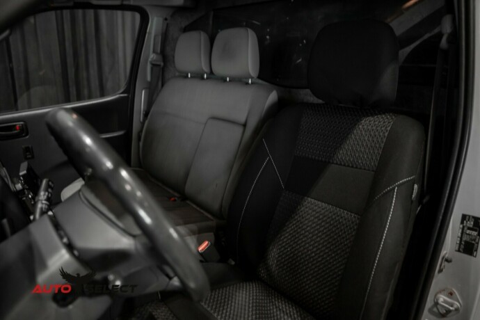 toyota-hiace-diesel-2008-big-20