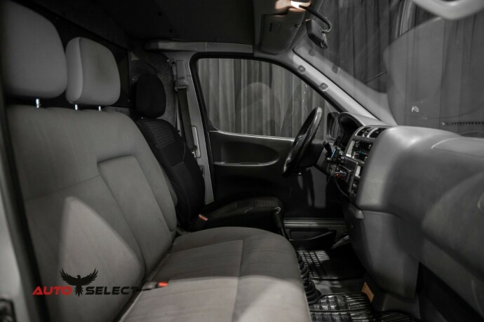 toyota-hiace-diesel-2008-big-16