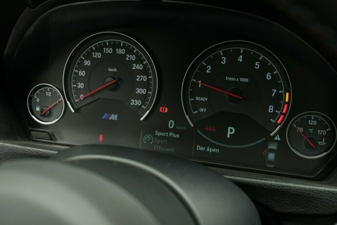 bmw-m3-bensin-2016-big-41