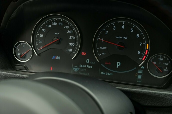 bmw-m3-bensin-2016-big-43