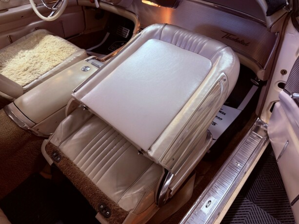 ford-thunderbird-bensin-1963-big-28