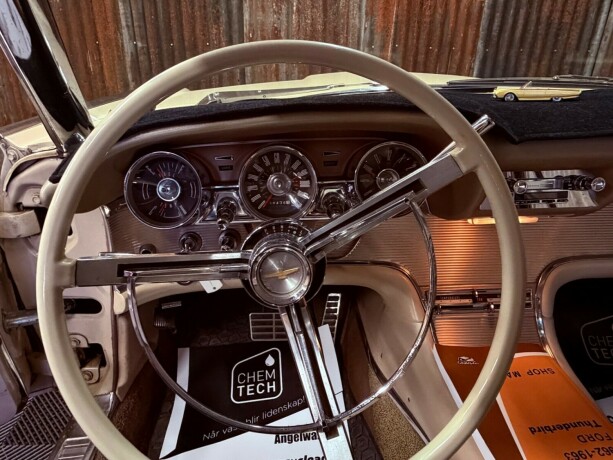 ford-thunderbird-bensin-1963-big-20
