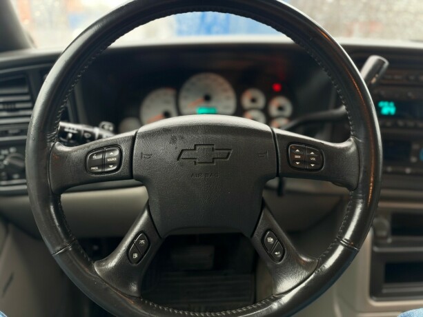 chevrolet-tahoe-bensin-2005-big-12