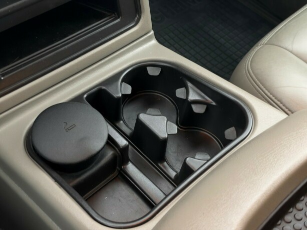 chevrolet-tahoe-bensin-2005-big-18