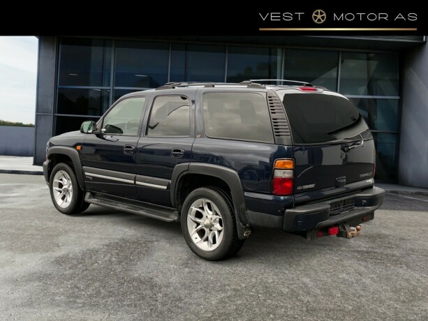 chevrolet-tahoe-bensin-2005-big-4