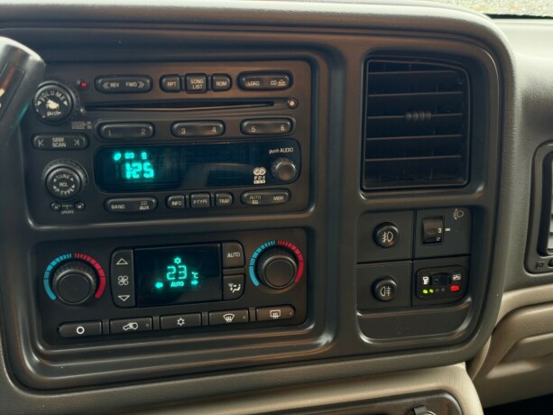 chevrolet-tahoe-bensin-2005-big-19
