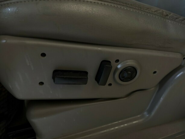 chevrolet-tahoe-bensin-2005-big-9