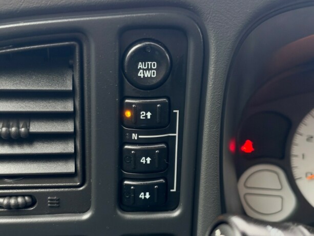 chevrolet-tahoe-bensin-2005-big-22