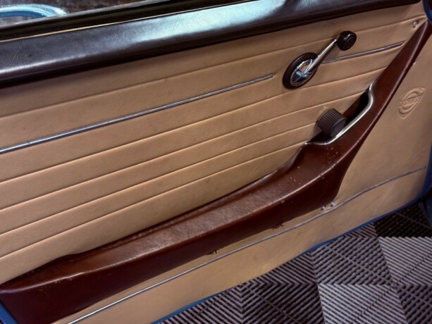 volvo-p1800-e-bensin-1970-big-18