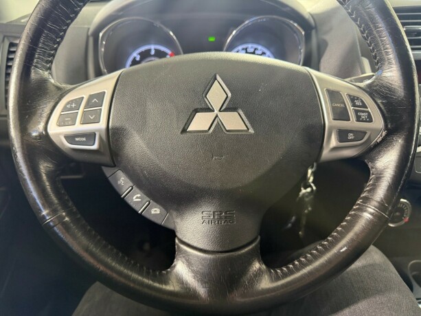 mitsubishi-asx-diesel-2012-big-19