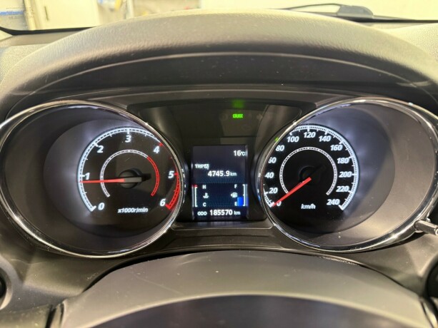 mitsubishi-asx-diesel-2012-big-21