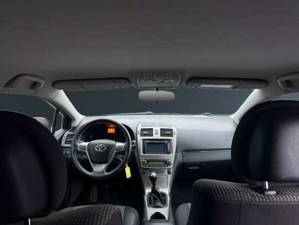 toyota-avensis-diesel-2011-big-17