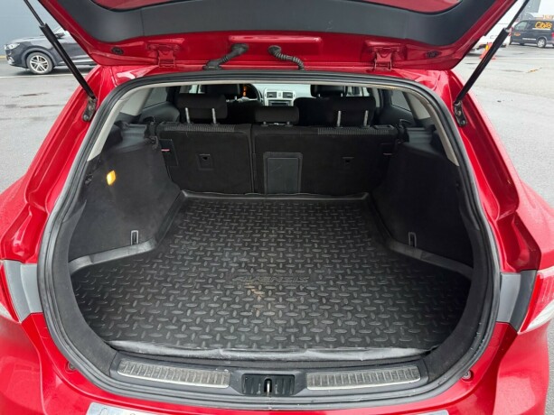 toyota-avensis-diesel-2011-big-7