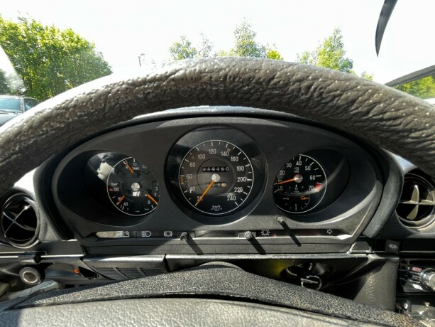 mercedes-benz-slc-bensin-1977-big-15
