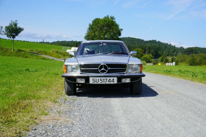 mercedes-benz-slc-bensin-1977-big-1