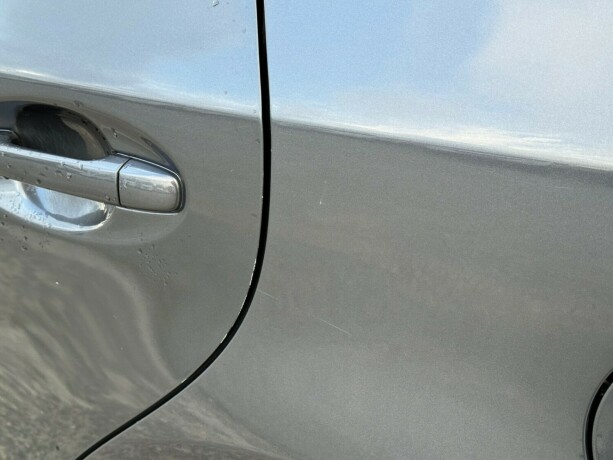 toyota-prius-seven-bensin-2014-big-40