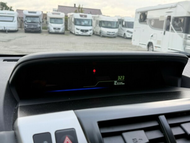 toyota-prius-seven-bensin-2014-big-15