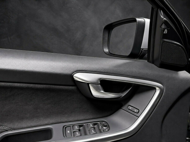 volvo-xc-60-diesel-2016-big-18