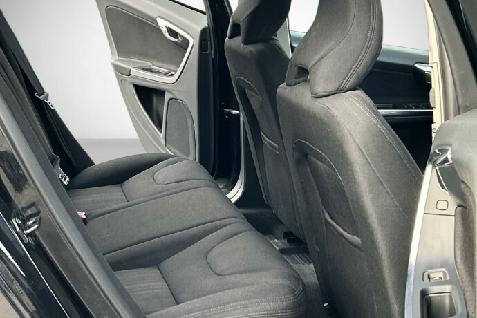 volvo-v60-diesel-2012-big-12
