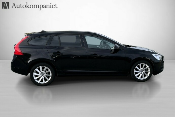 volvo-v60-diesel-2012-big-5