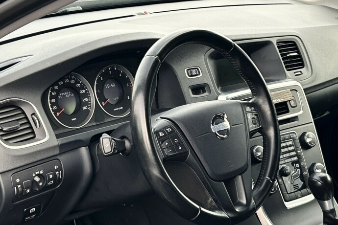volvo-v60-diesel-2012-big-8