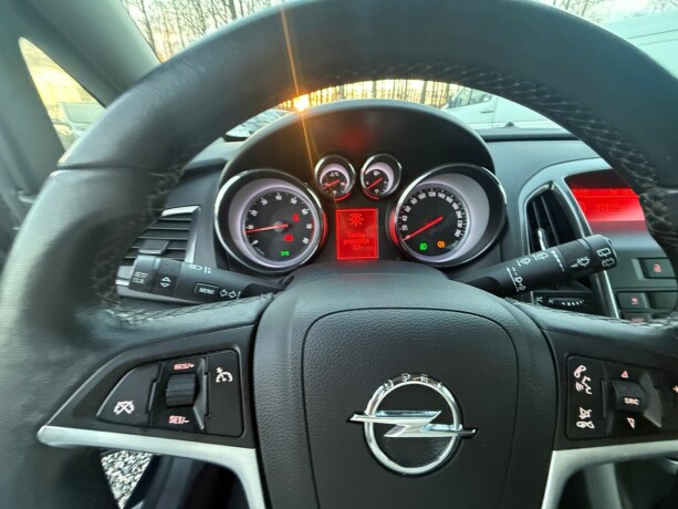 opel-astra-bensin-2012-big-21