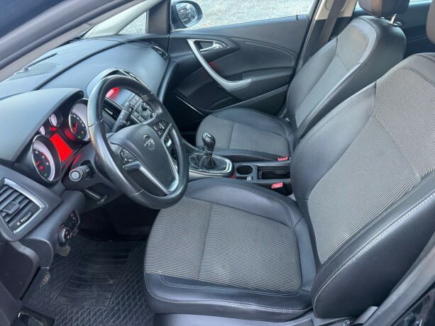opel-astra-bensin-2012-big-17