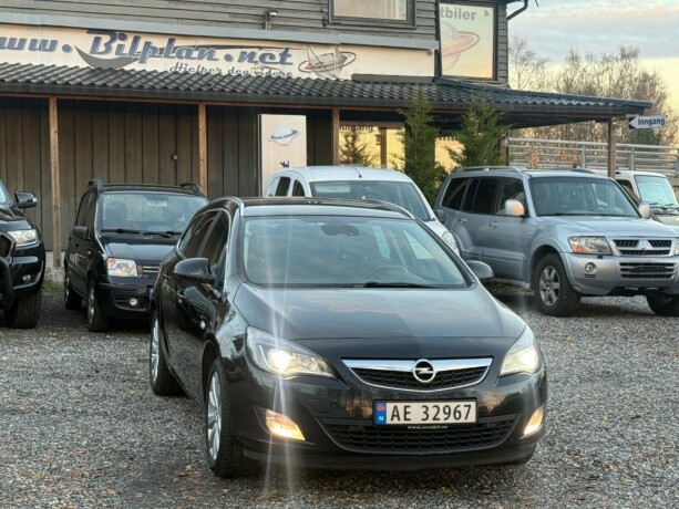 opel-astra-bensin-2012-big-2