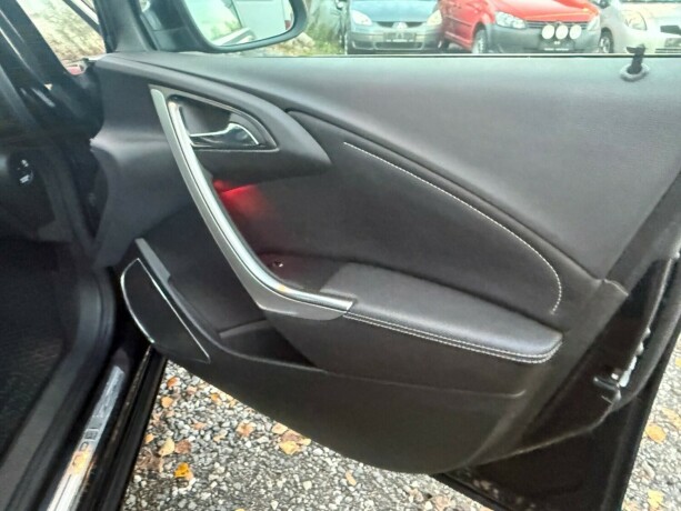 opel-astra-bensin-2012-big-34