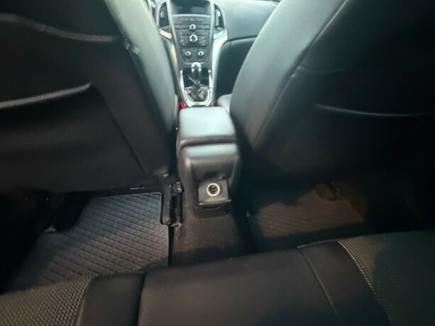 opel-astra-bensin-2012-big-28