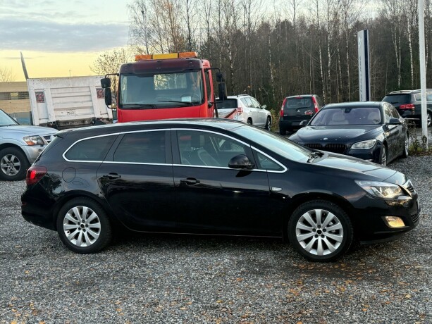 opel-astra-bensin-2012-big-3