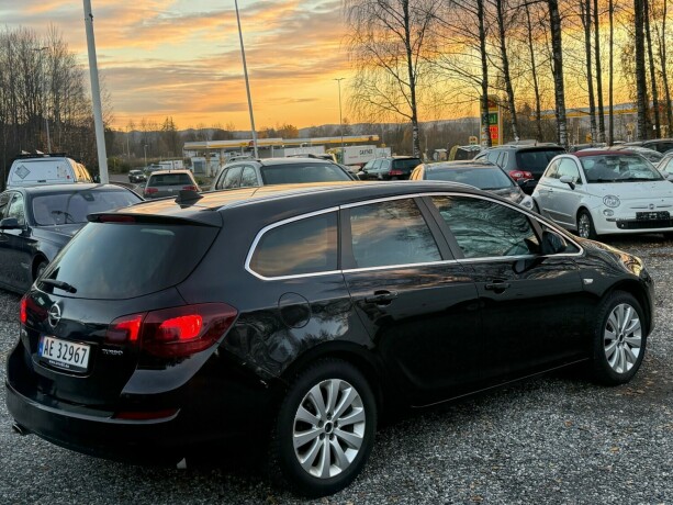 opel-astra-bensin-2012-big-4