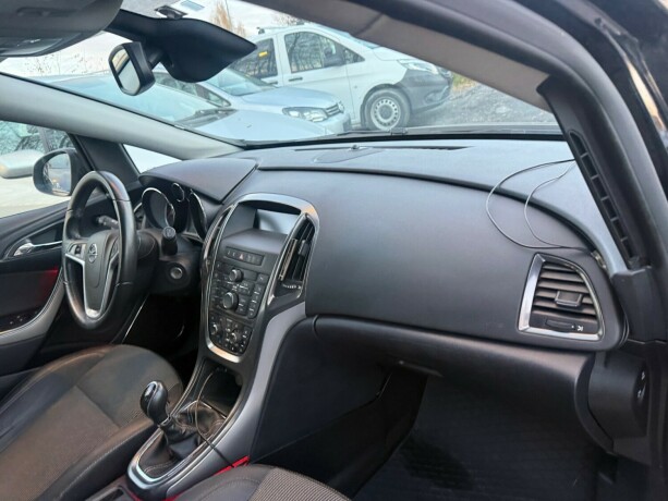 opel-astra-bensin-2012-big-36