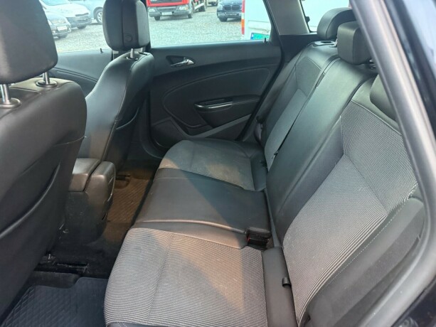 opel-astra-bensin-2012-big-30