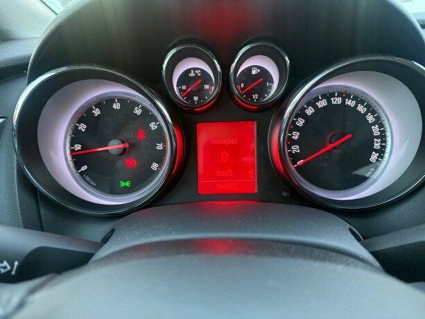 opel-astra-bensin-2012-big-27