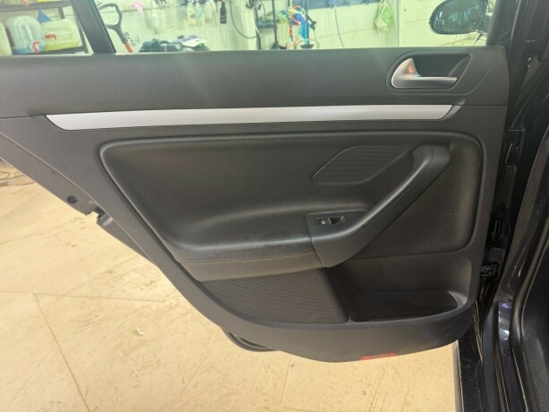 volkswagen-golf-iv-diesel-2012-big-23