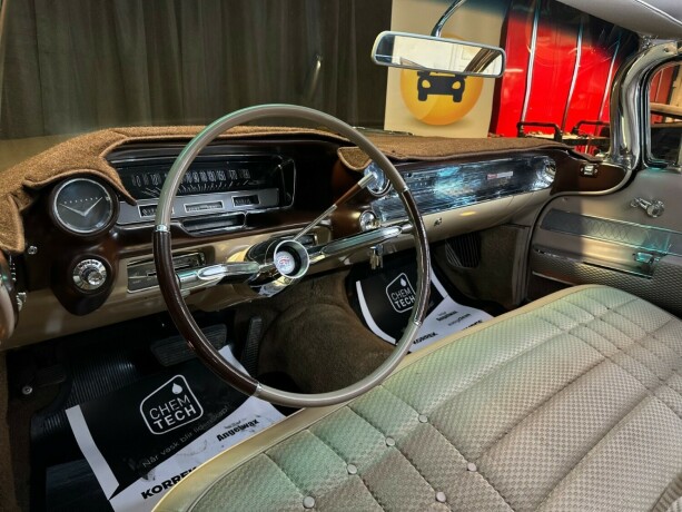 cadillac-deville-bensin-1960-big-39