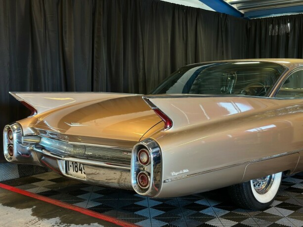 cadillac-deville-bensin-1960-big-17
