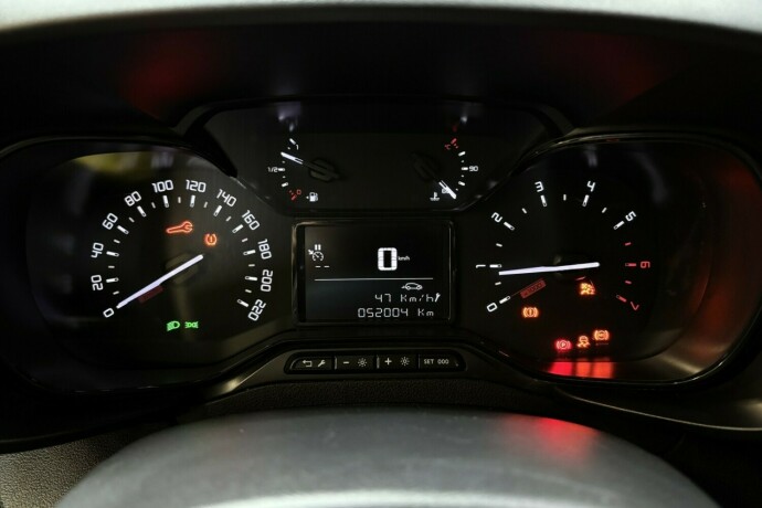 citroen-berlingo-diesel-2020-big-18