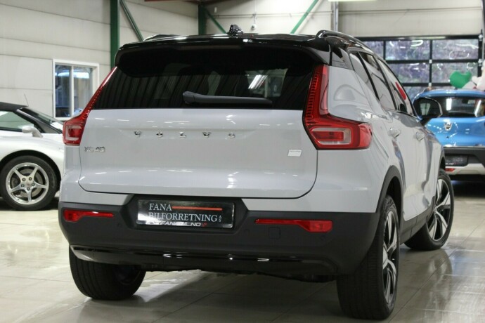 volvo-xc-40-elektrisitet-2022-big-2