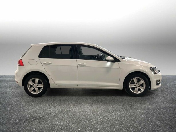 volkswagen-golf-trendline-multiratt-dab-parksensor-front-assist-2014-129-500-km-kr-99-900-big-2
