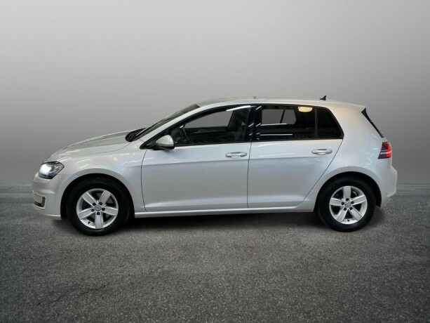 volkswagen-golf-lav-km-vpumpe-kamera-keyless-acc-navi-2016-37-900-km-kr-149-900-big-2