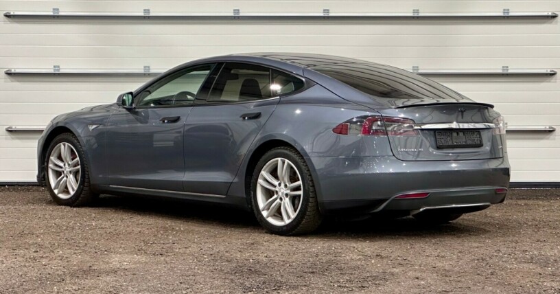 tesla-model-s-elektrisitet-2013-big-4