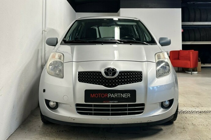 toyota-yaris-bensin-2007-big-1