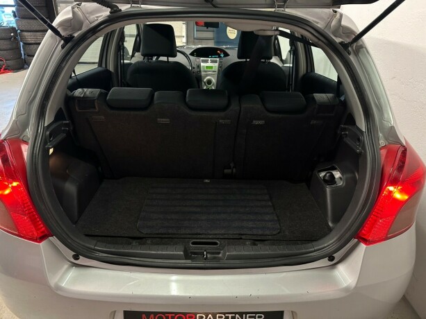 toyota-yaris-bensin-2007-big-21